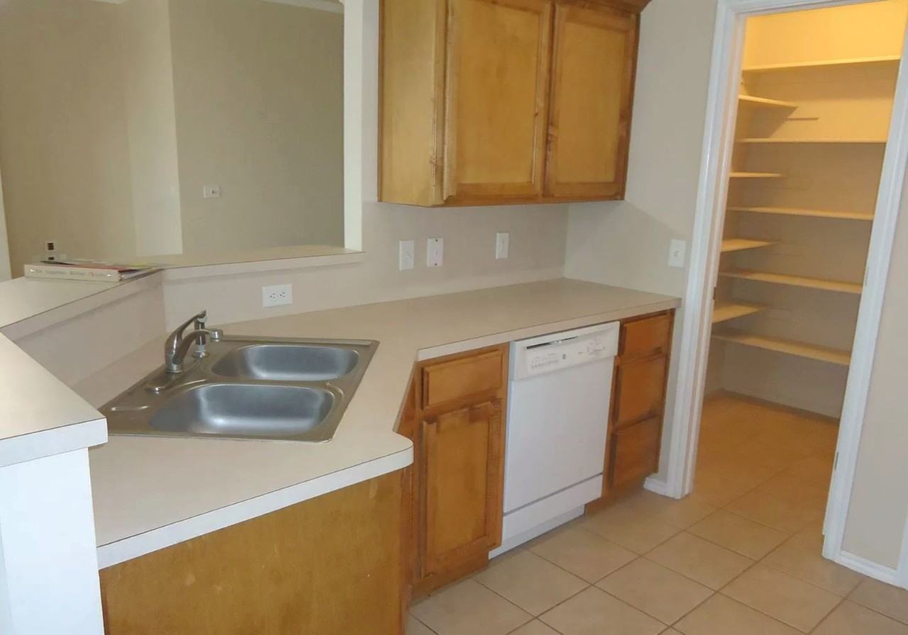 16032 Okalee Ln - Photo 5 of 14