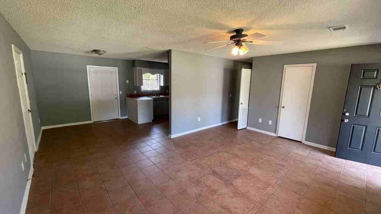 156 Randy Ct - Photo 3 of 14