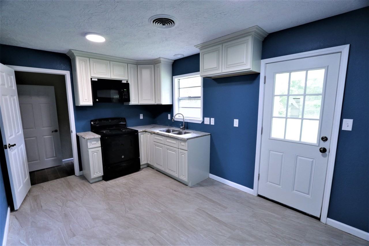 13365 Blackgum St - Photo 3 of 9