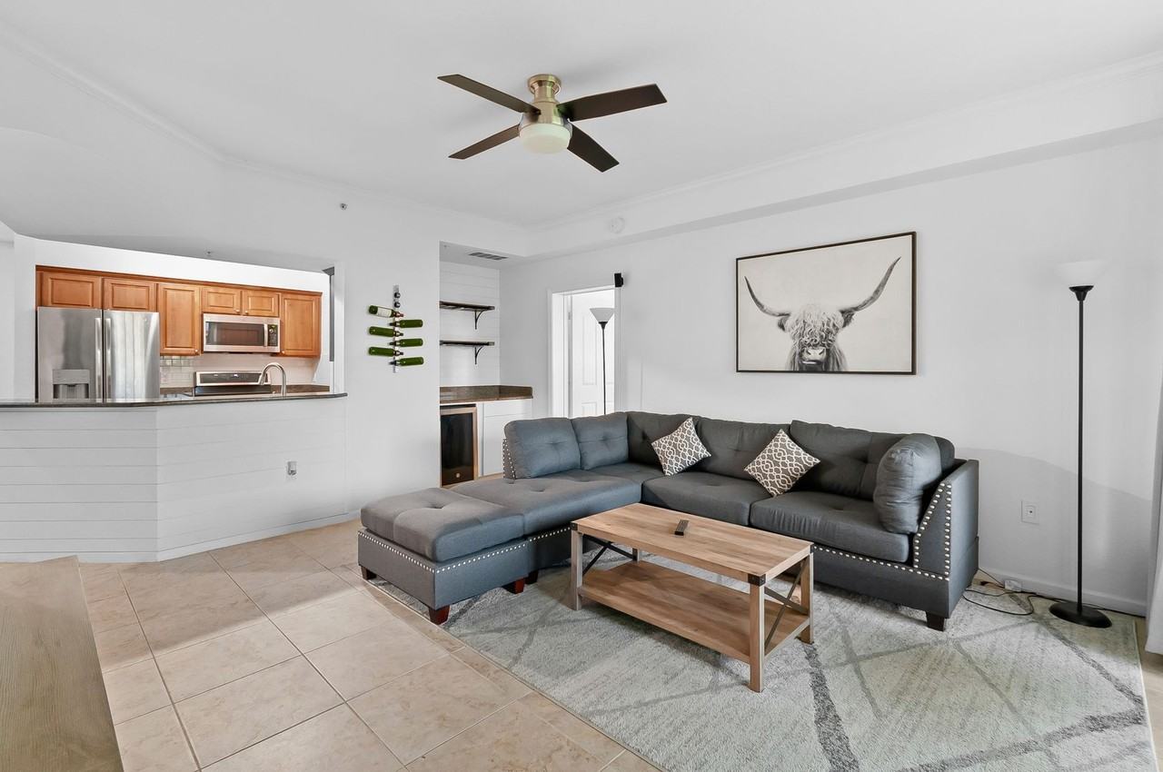 12980 Positano Cir #202 - Photo 4 of 22
