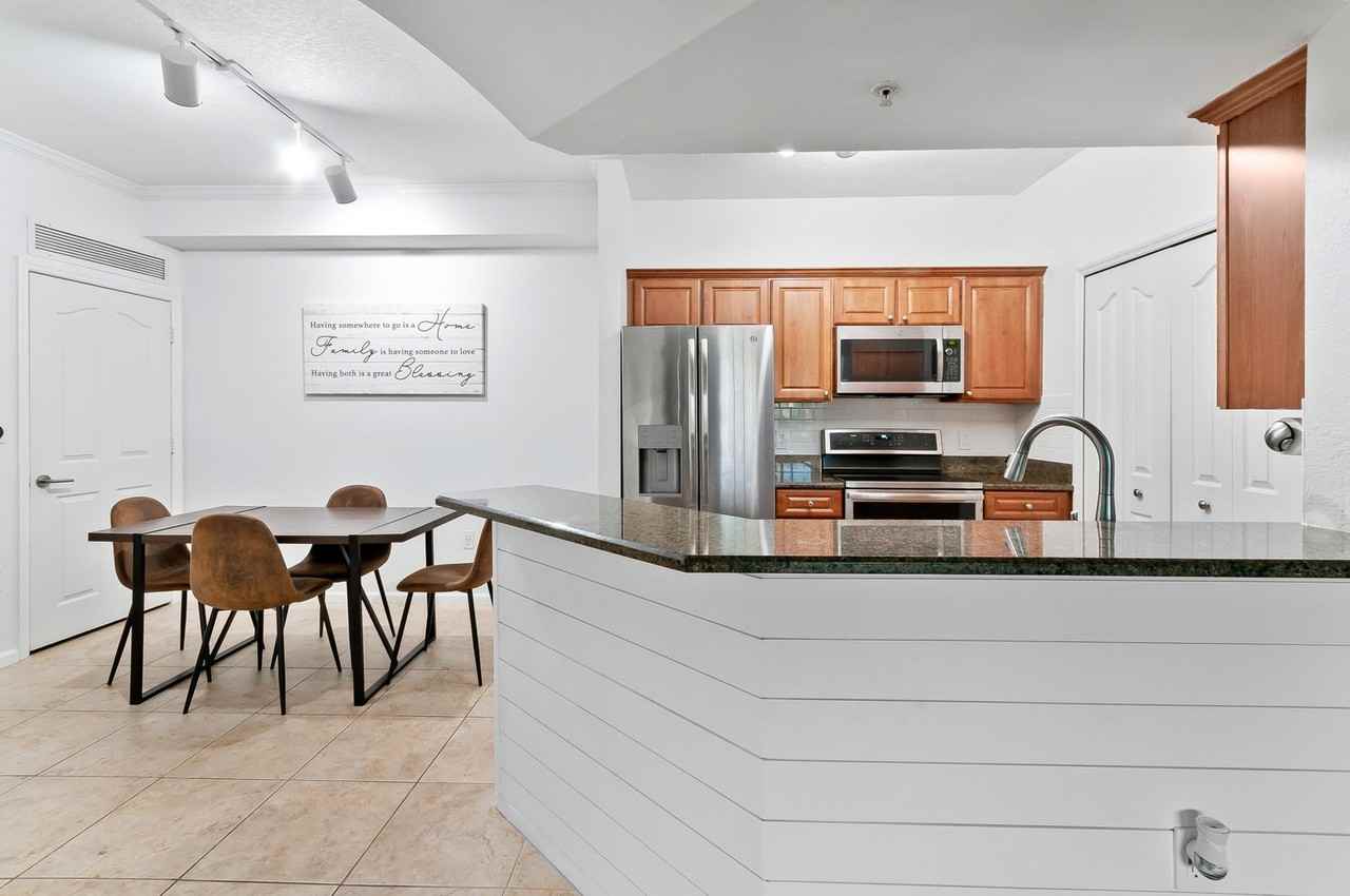 12980 Positano Cir #202 - Photo 5 of 22