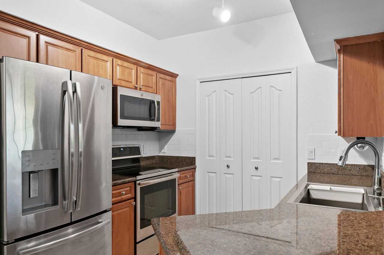 12980 Positano Cir #202 - Photo 6 of 22