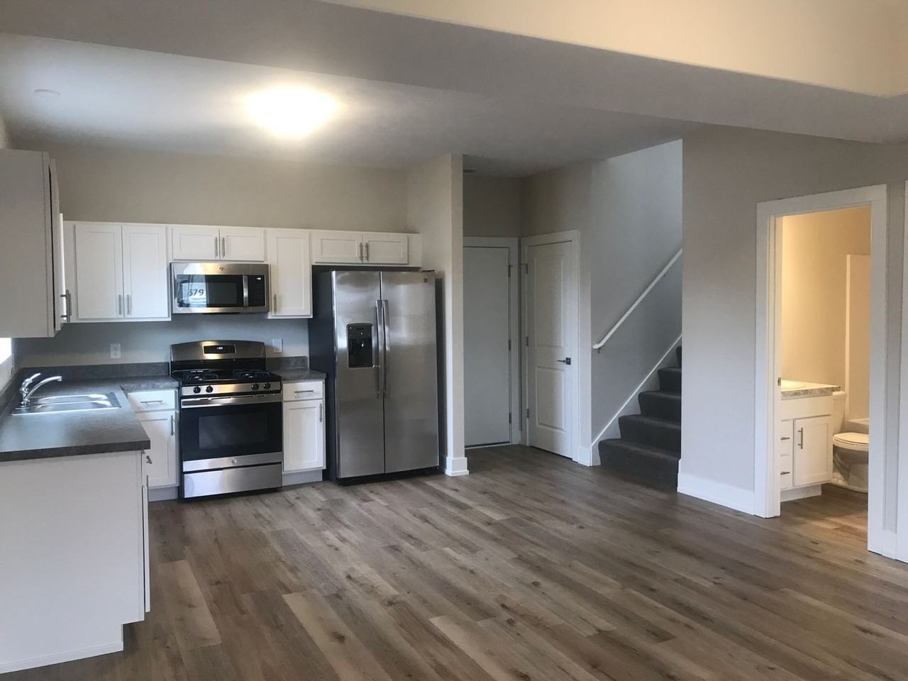 579 W Muskegon Ave - Photo 5 of 20