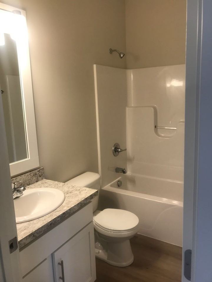 579 W Muskegon Ave - Photo 7 of 20