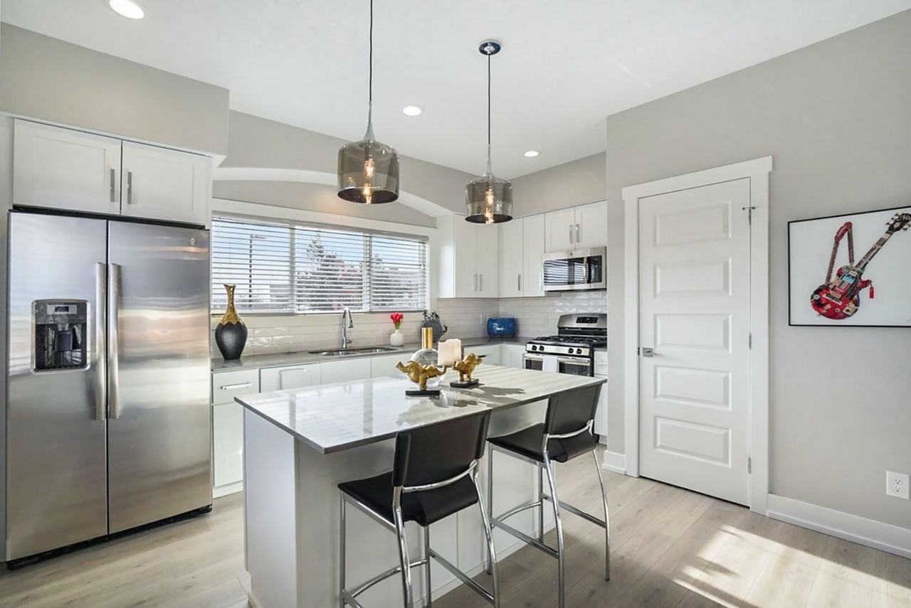 255 W Western Ave - Photo 4 of 23