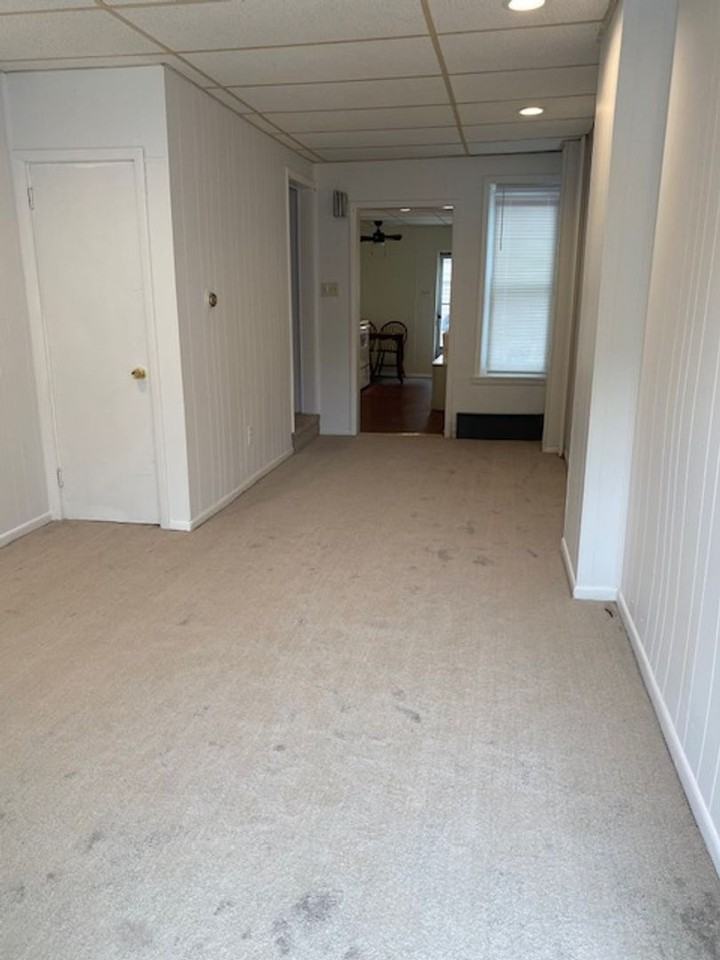 425 Chapel Ter - Photo 2 of 9