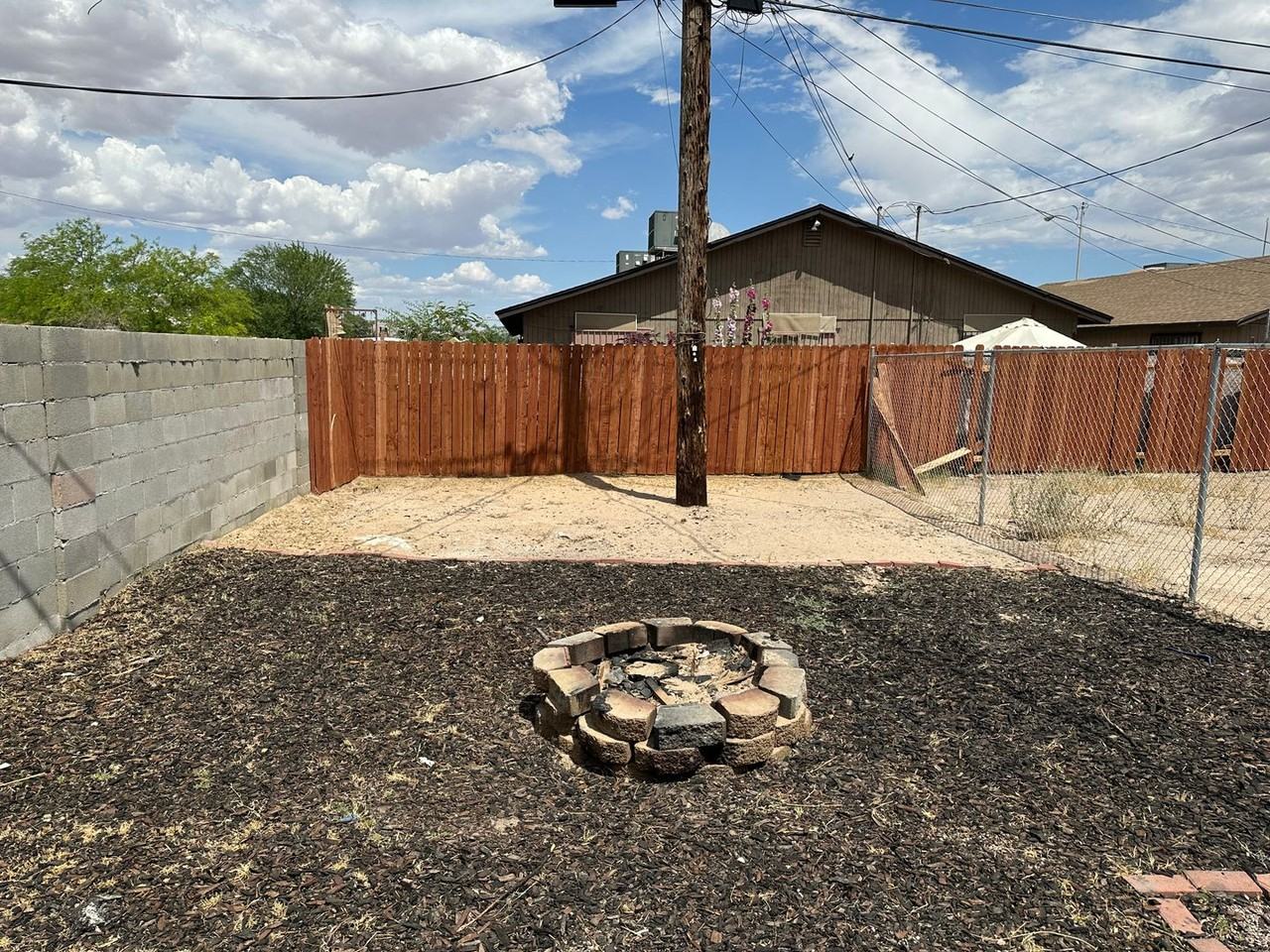 2522 Salt Lake St - Photo 4 of 19