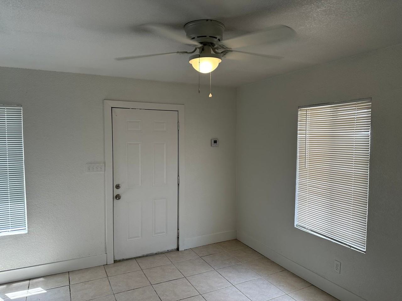 2522 Salt Lake St - Photo 5 of 19