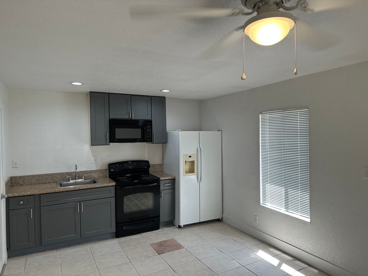 2522 Salt Lake St - Photo 6 of 19