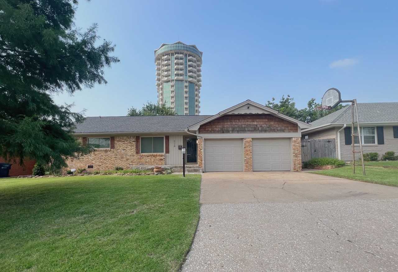 3118 Nw 60th St - Photo 3 of 31