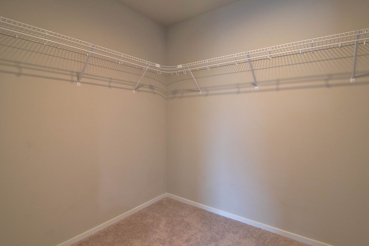 8006 S Fruitvale Ln - Photo 5 of 25