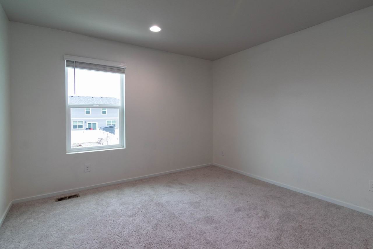 8006 S Fruitvale Ln - Photo 6 of 25