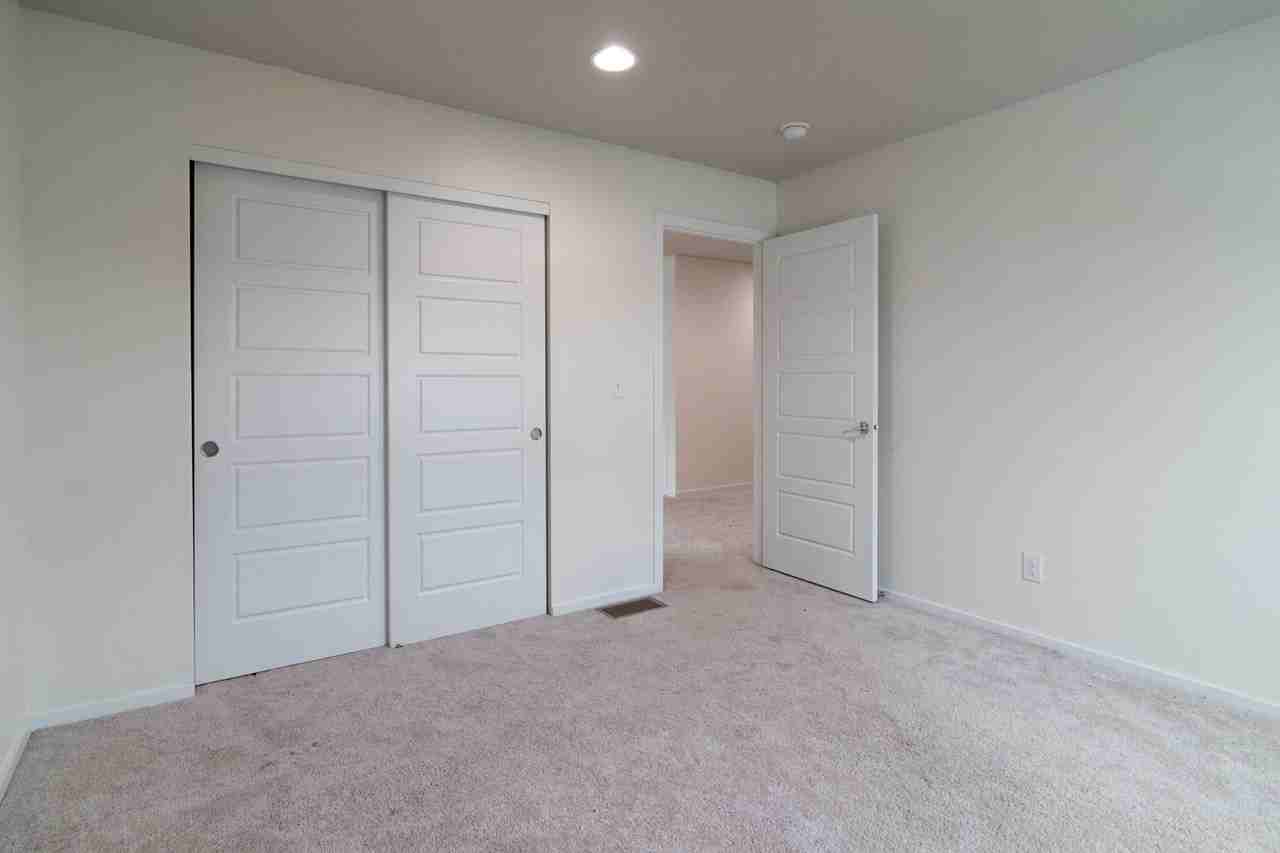 8006 S Fruitvale Ln - Photo 7 of 25