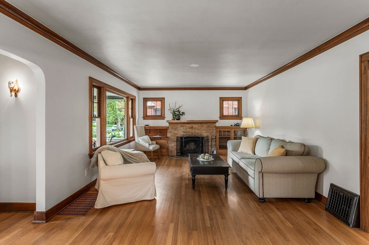 408 W 25th Ave - Photo 4 of 36