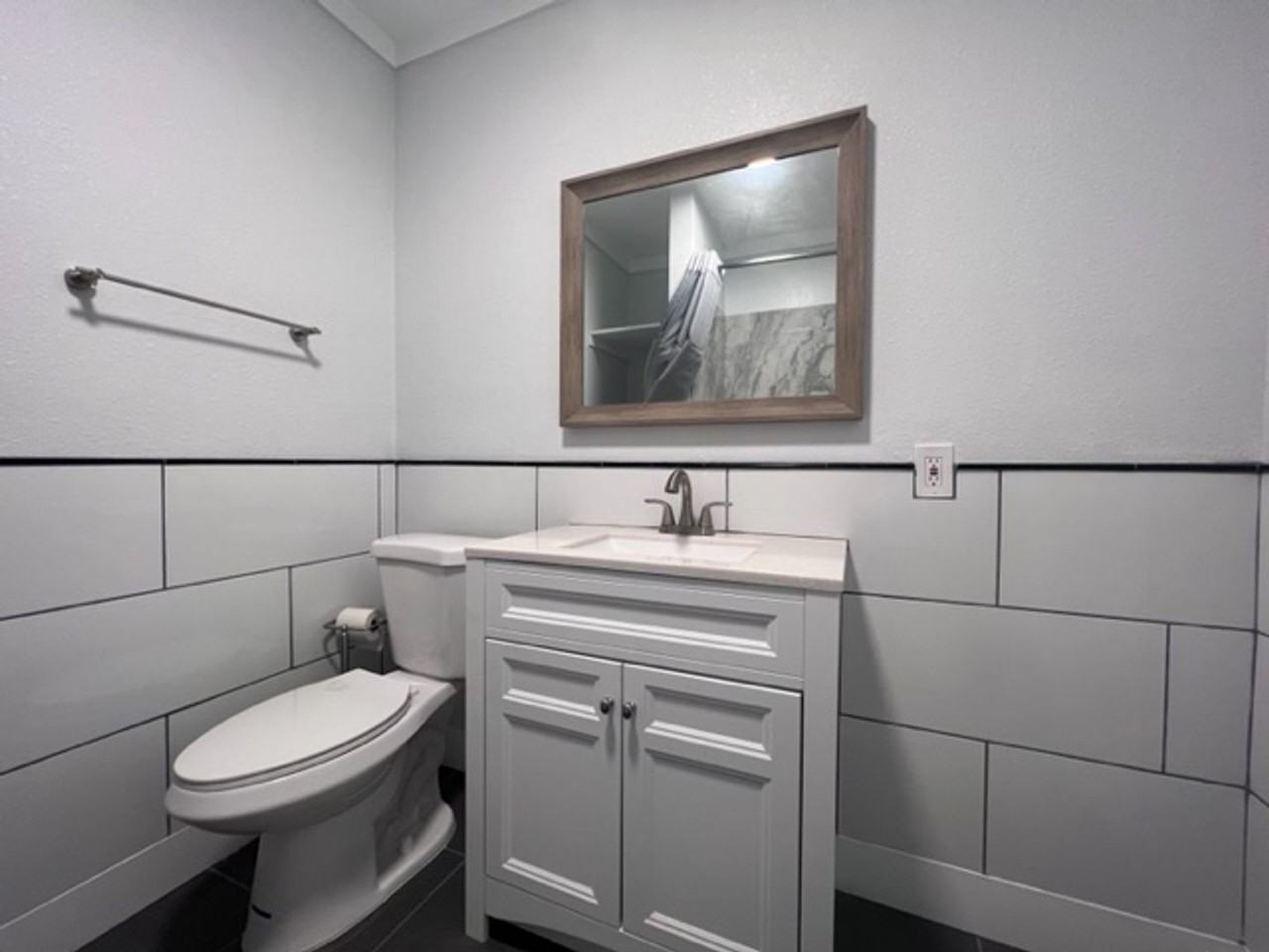 1932 W 76th St - Photo 4 of 22