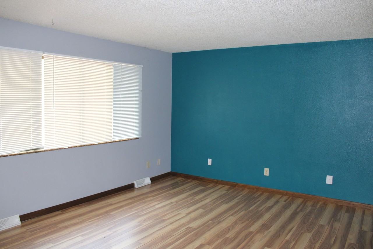 1921 S Lemay Ave - Photo 3 of 17