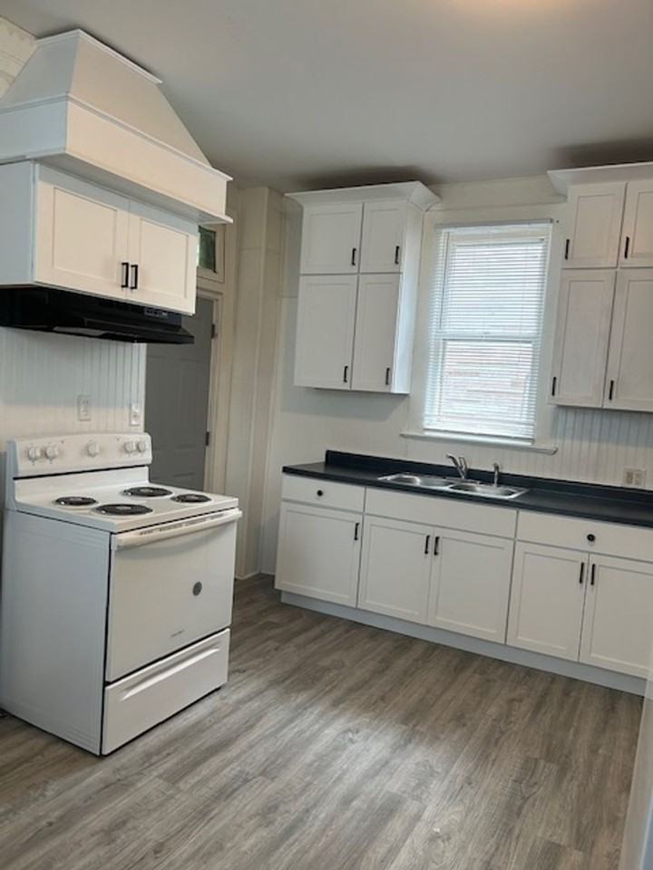 620 E Delaware St - Photo 3 of 18