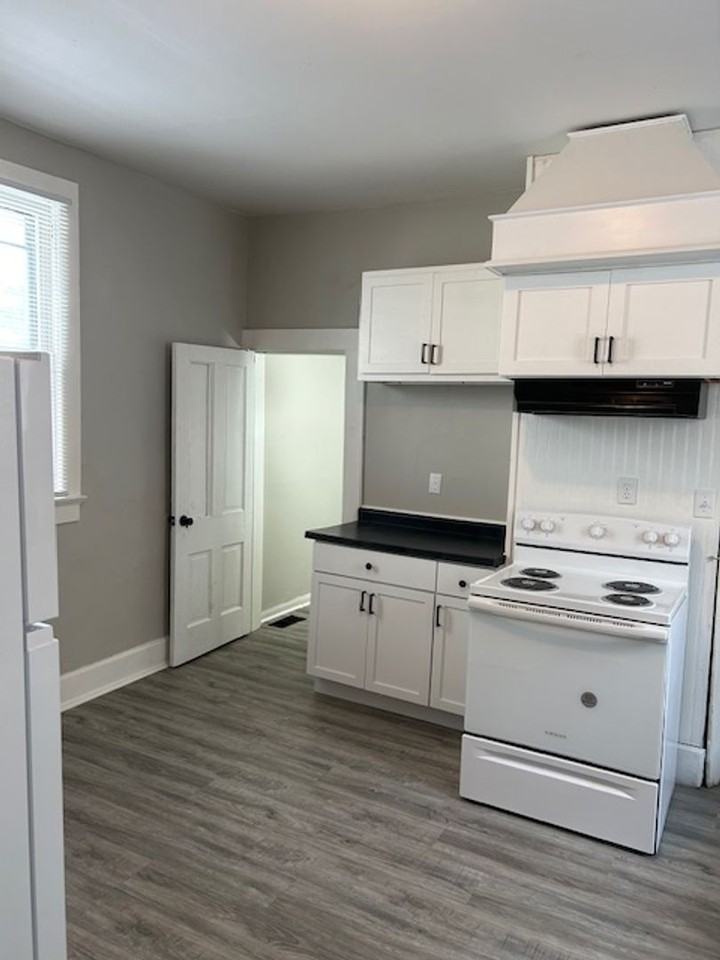 620 E Delaware St - Photo 4 of 18