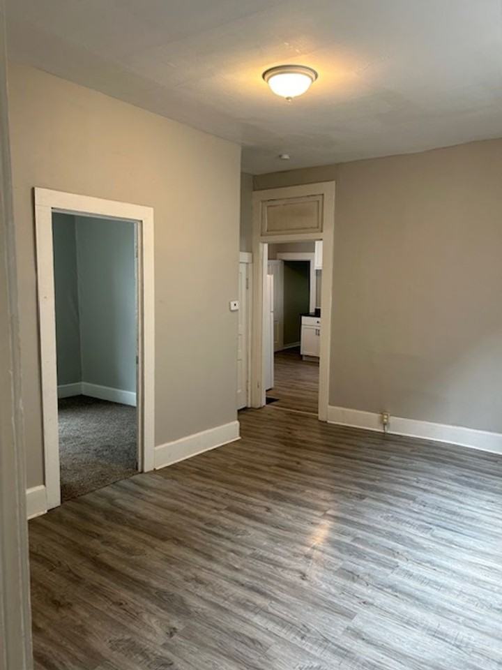 620 E Delaware St - Photo 7 of 18