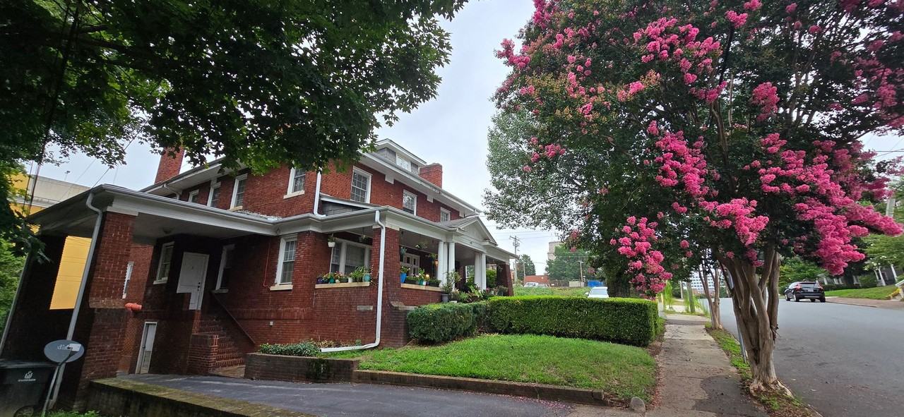 643 Holly Ave. NW - Photo 3 of 23