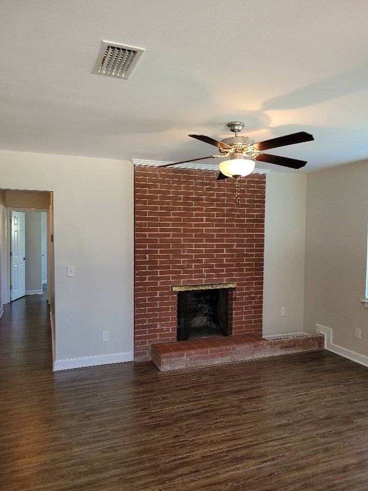 301 Minnesota Ave - Photo 2 of 28
