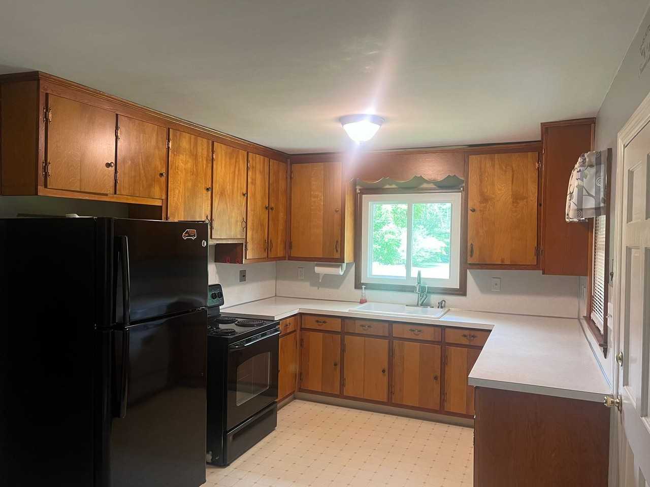 751 Dogwood Ln - Photo 3 of 50