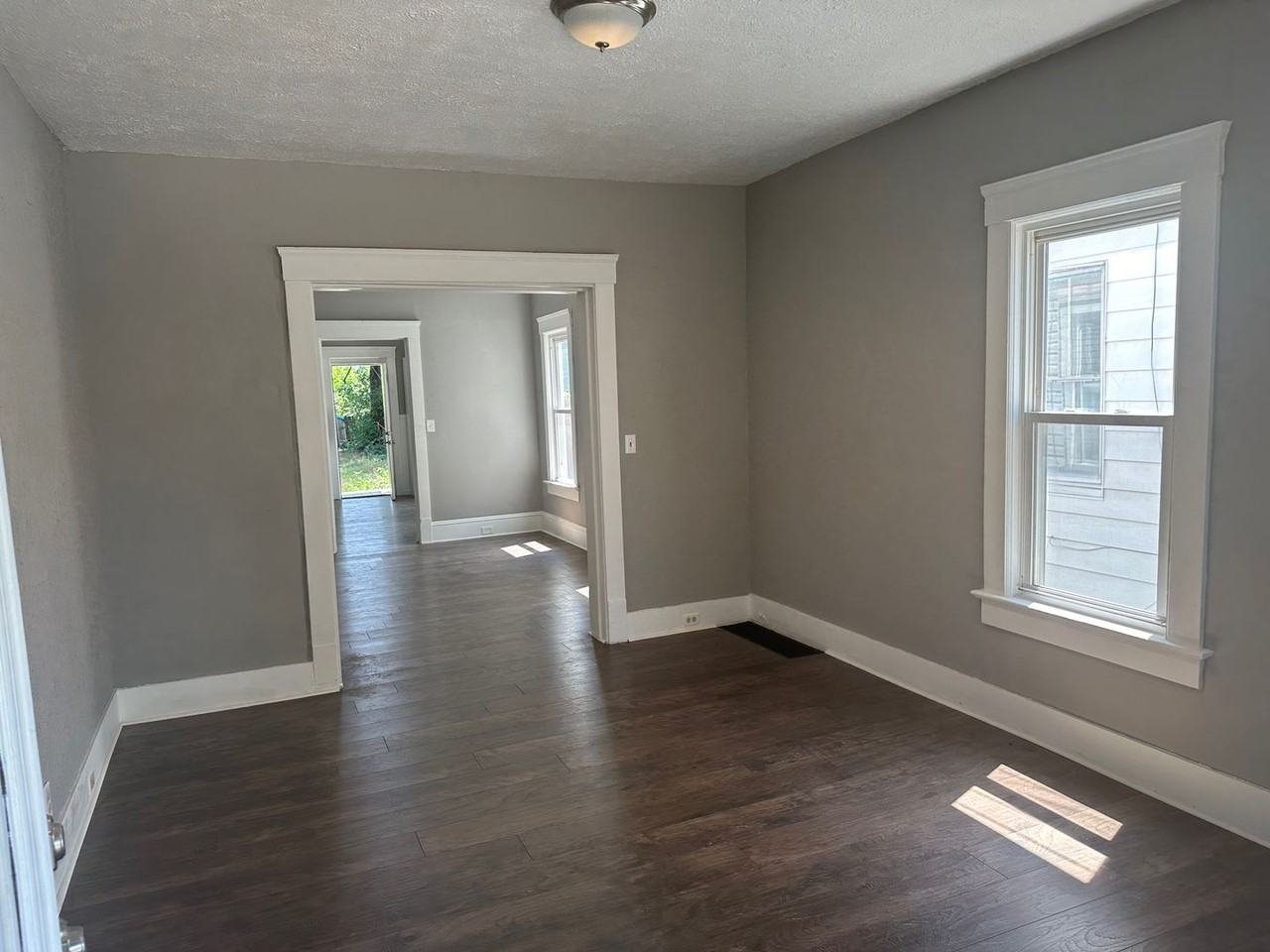 3155 W 41st St - Photo 3 of 12