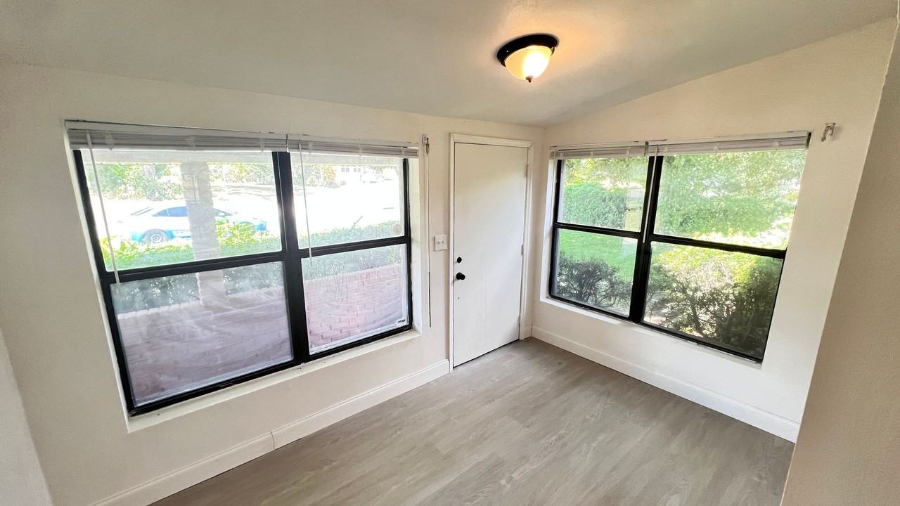 1320 Audubon Dr - Photo 2 of 26