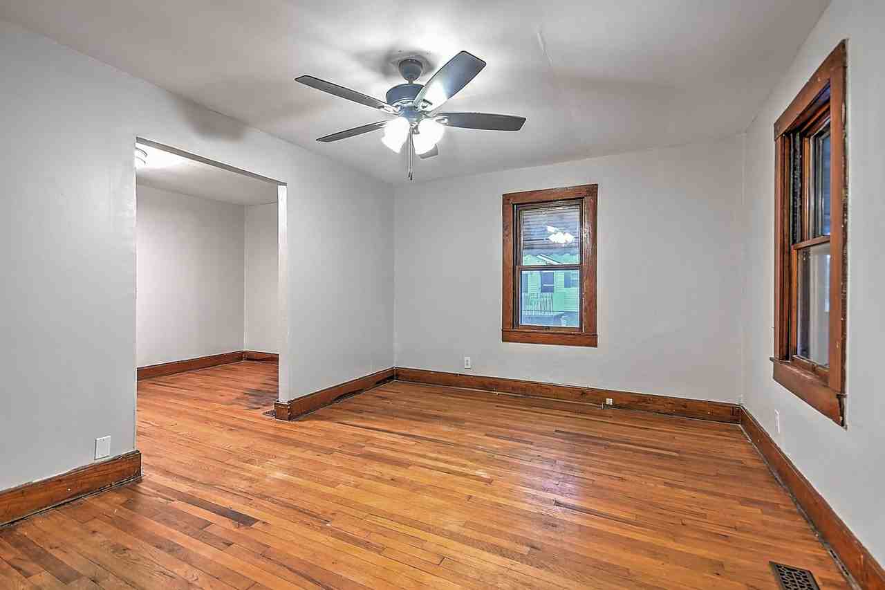 1630 Park St - Photo 5 of 29