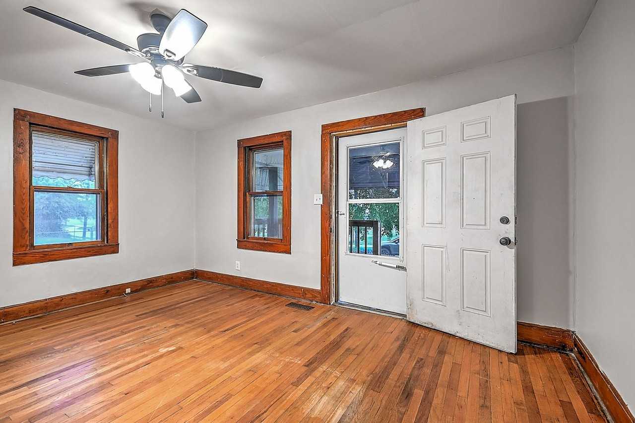 1630 Park St - Photo 6 of 29