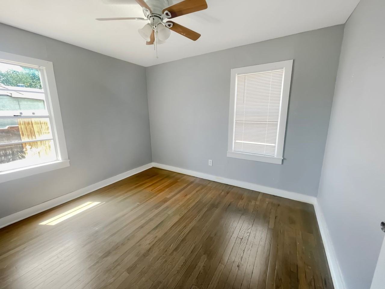 312 E Sanger St - Photo 5 of 7