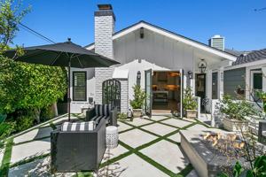 featured image of 409 Poinsettia Ave