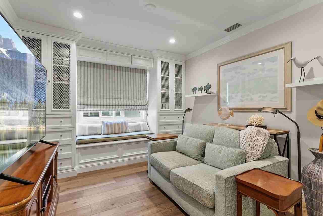 409 Poinsettia Ave - Photo 7 of 13