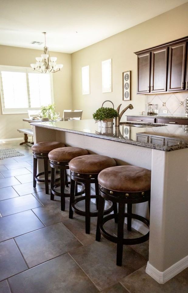 6331 S Fresno St - Photo 4 of 30