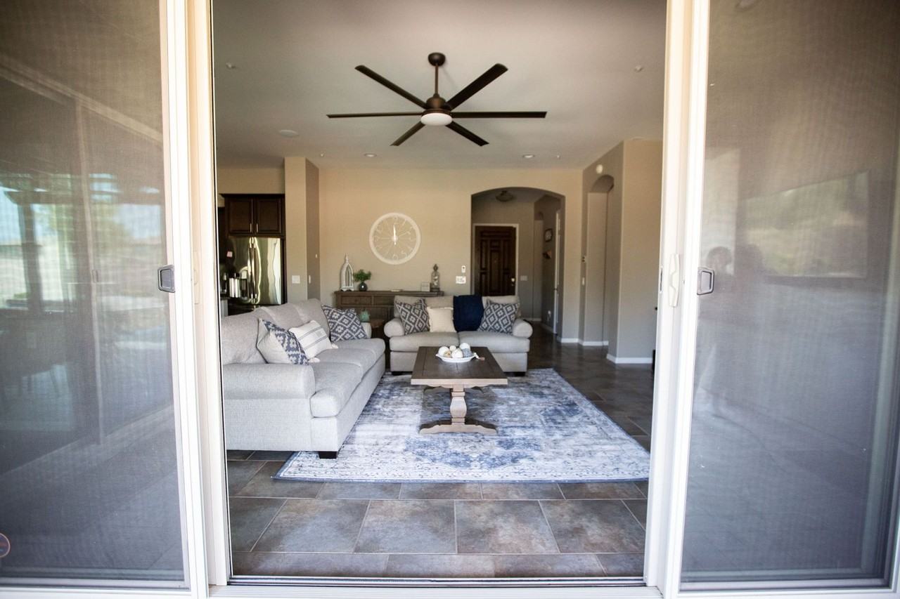 6331 S Fresno St - Photo 6 of 30