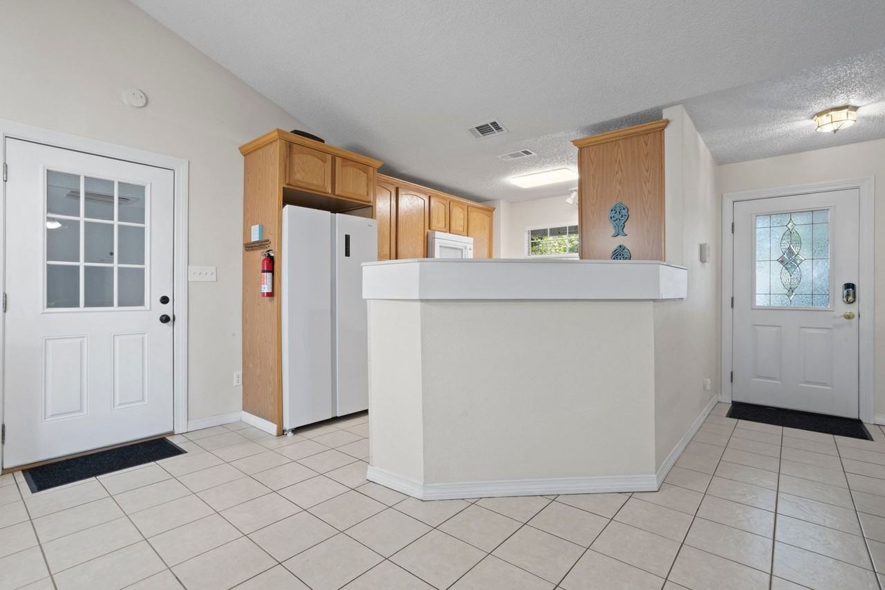 1705 Seagull Ave - Photo 6 of 36