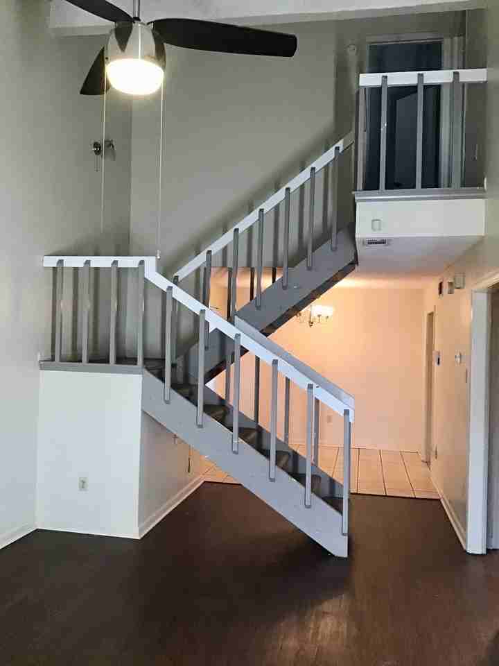8220 Governor Dr Apt A - Photo 2 of 22