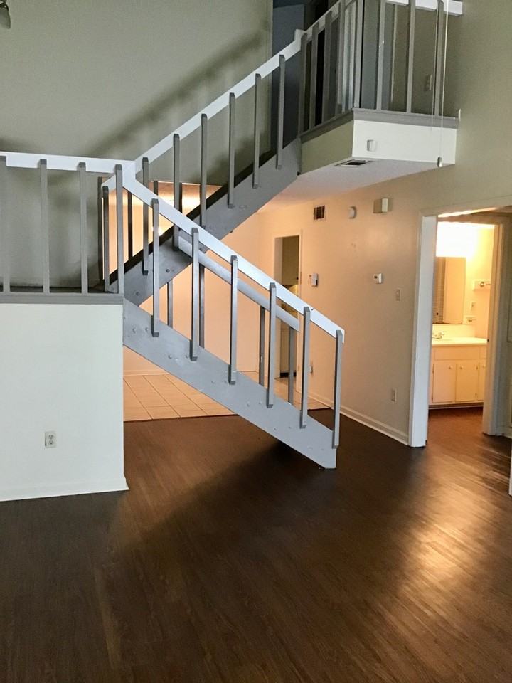 8220 Governor Dr Apt A - Photo 7 of 22