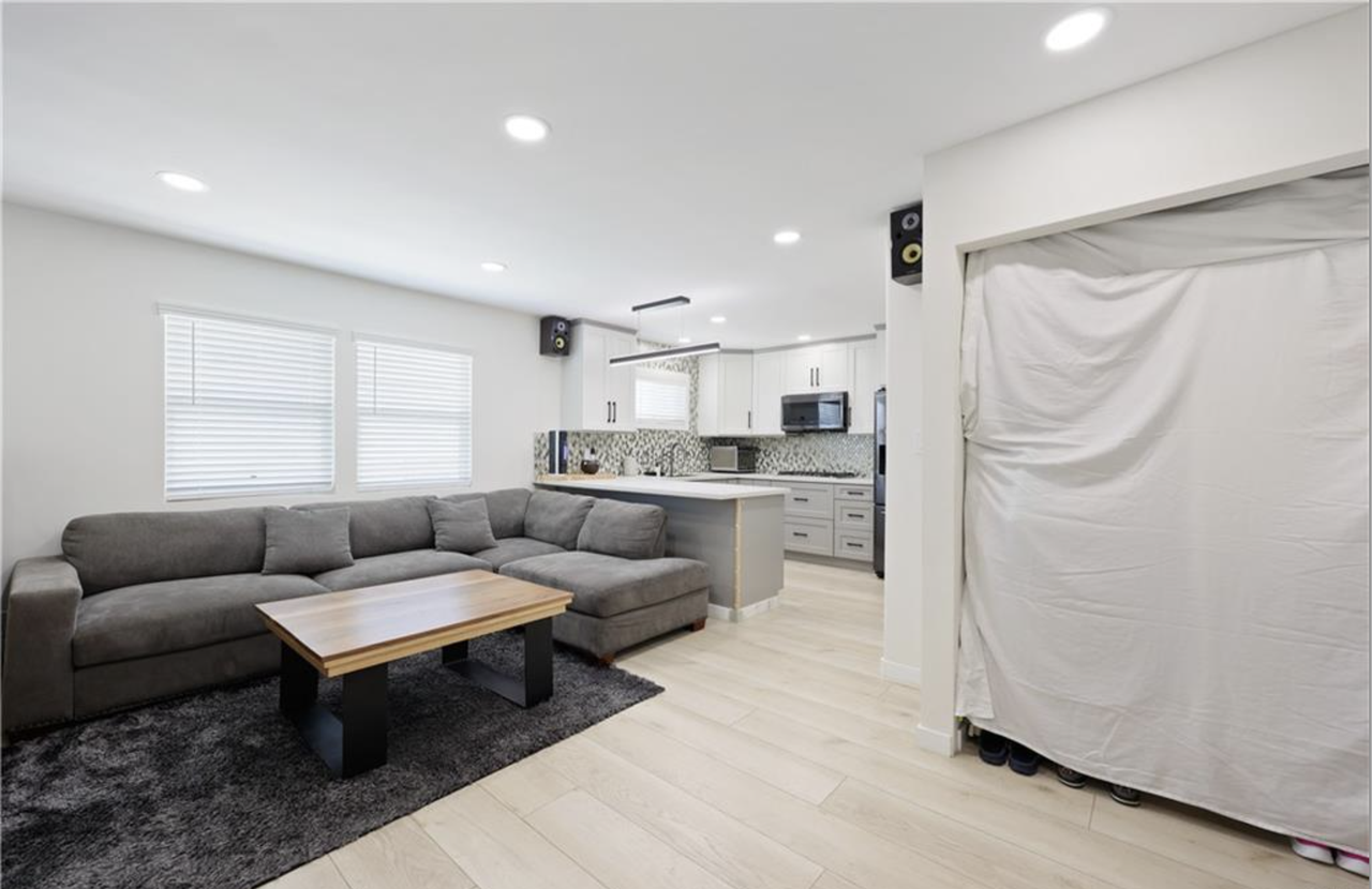 1209 South Grand Avenue - Photo 2 of 9