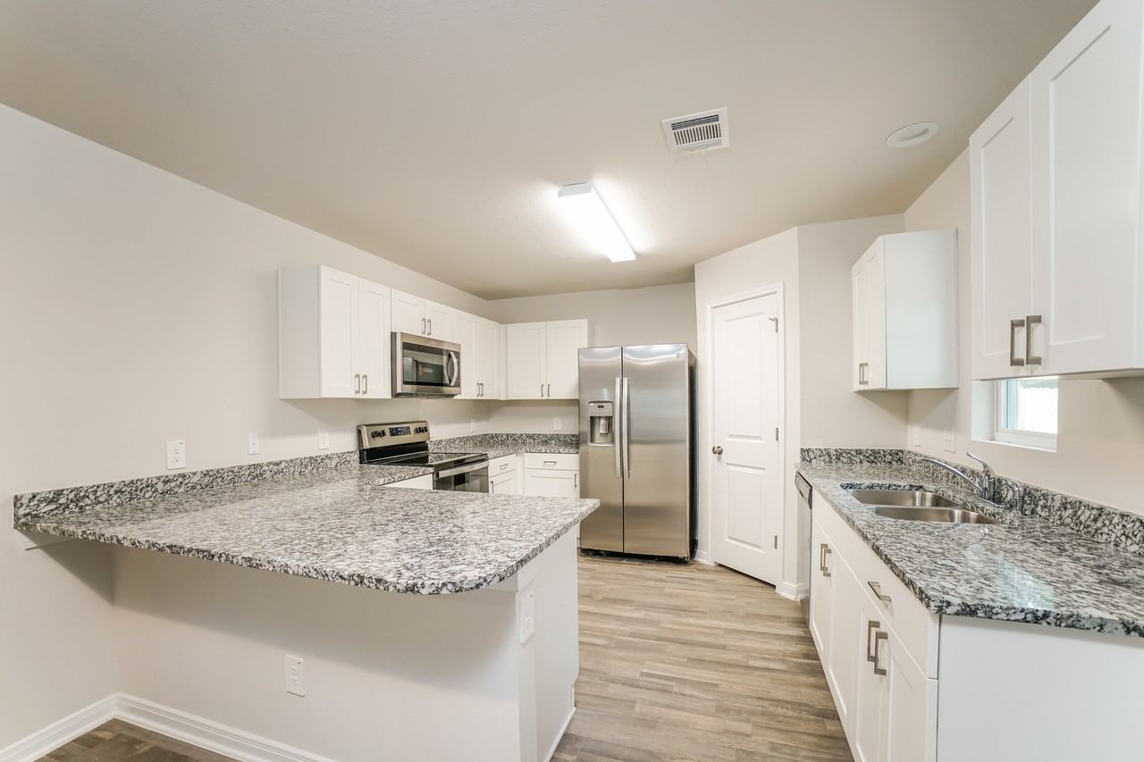 15661 Briar Forest Dr - Photo 6 of 15