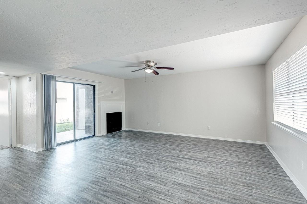4010 Nw Ozmun Ave #4010C - Photo 3 of 34