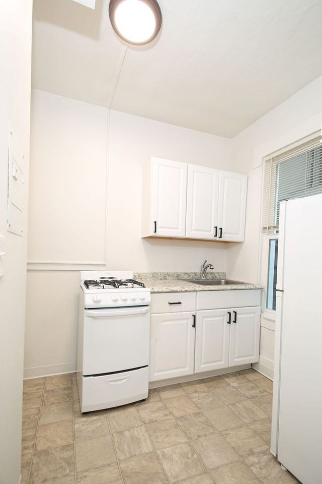 1717 12th Ave - Photo 4 of 7