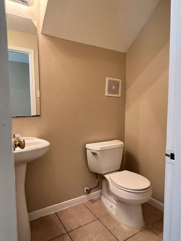 5913 Allison Rd - Photo 3 of 12