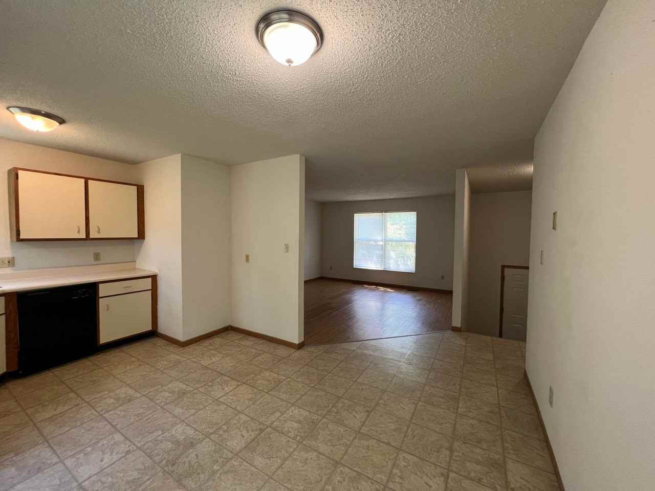 615 Portsmouth Dr - Photo 7 of 21