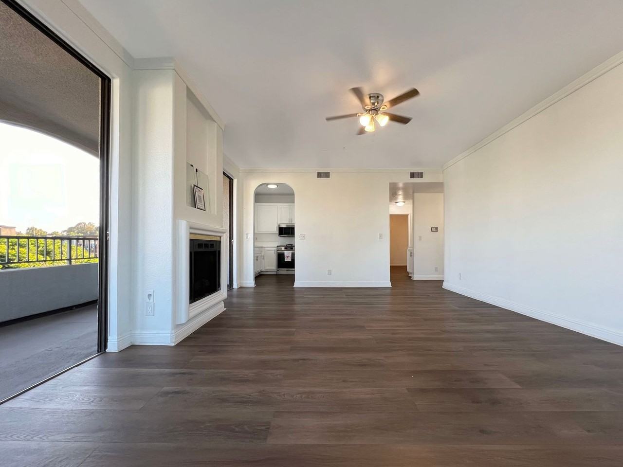 555 Maine Ave #304 - Photo 4 of 25