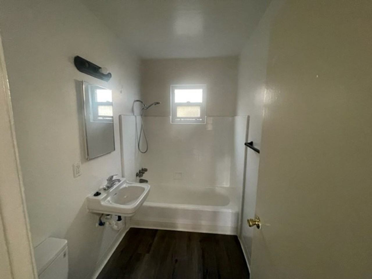 053 - 497 Leigh Ave - Photo 4 of 10