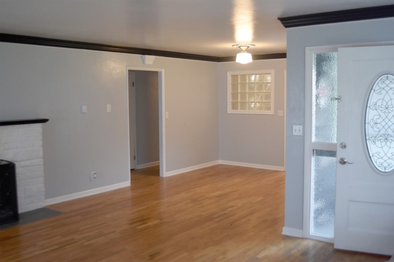 717 48th St Se - Photo 3 of 18