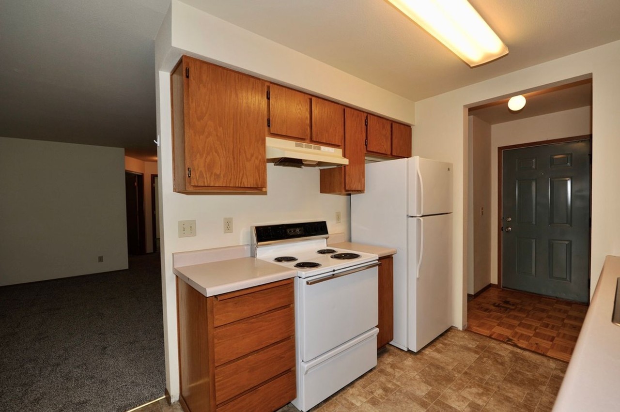 615 W Hayden Ave - Photo 3 of 18