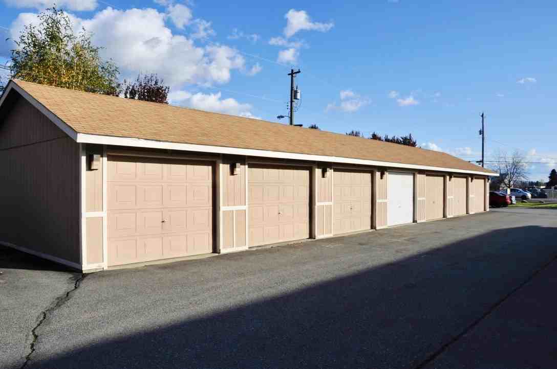 615 W Hayden Ave - Photo 4 of 17