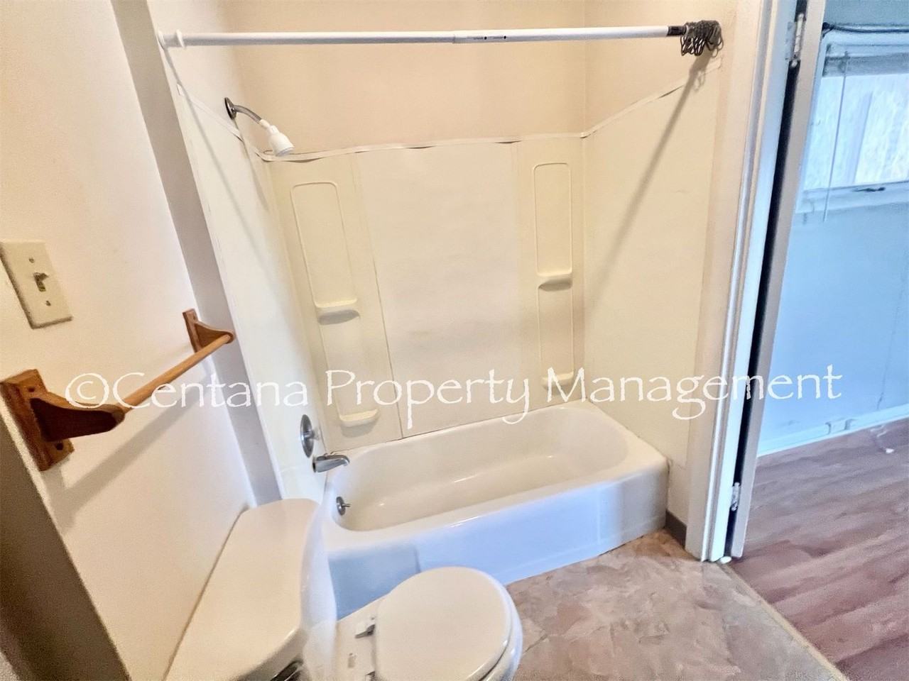 1528 A St - Photo 2 of 20